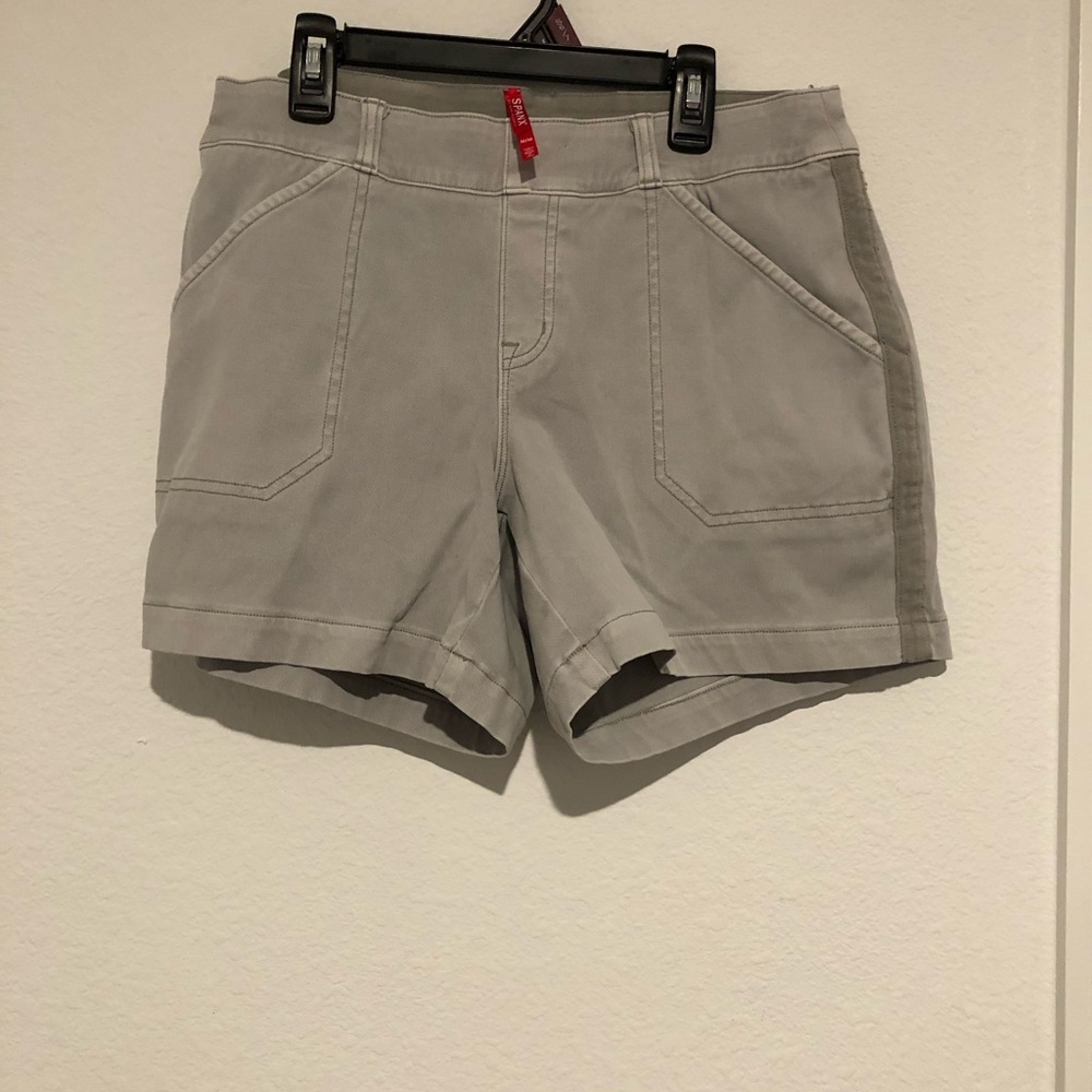 SPANX Light Gray Utility Shorts Medium